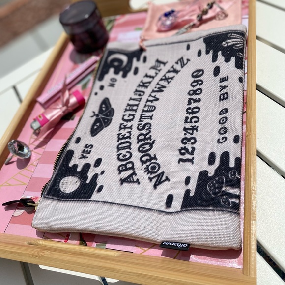 When A Woman Smokes Travel Kit 💨 - Picture 12 of 12